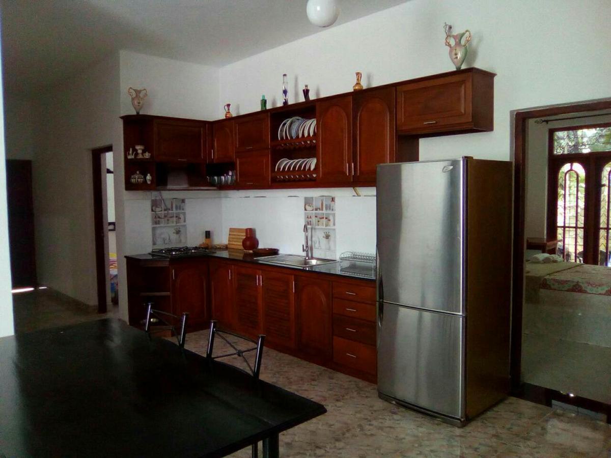 Miracle Villa Канди Екстериор снимка
