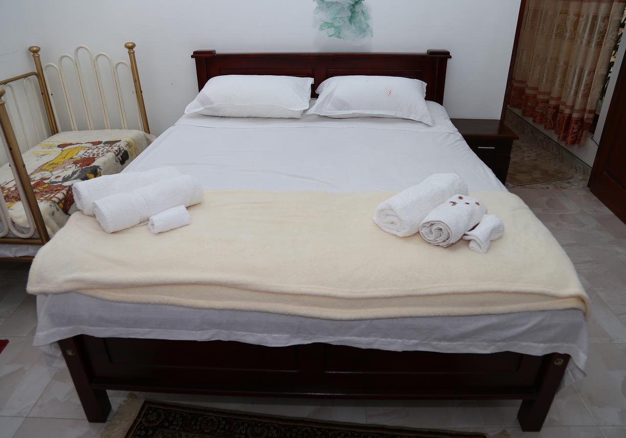 Miracle Villa Канди Екстериор снимка